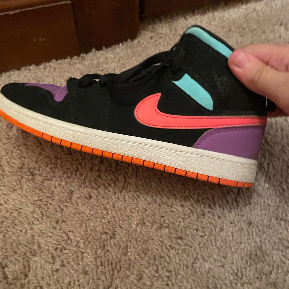 Jordan - Picture 3 of 3